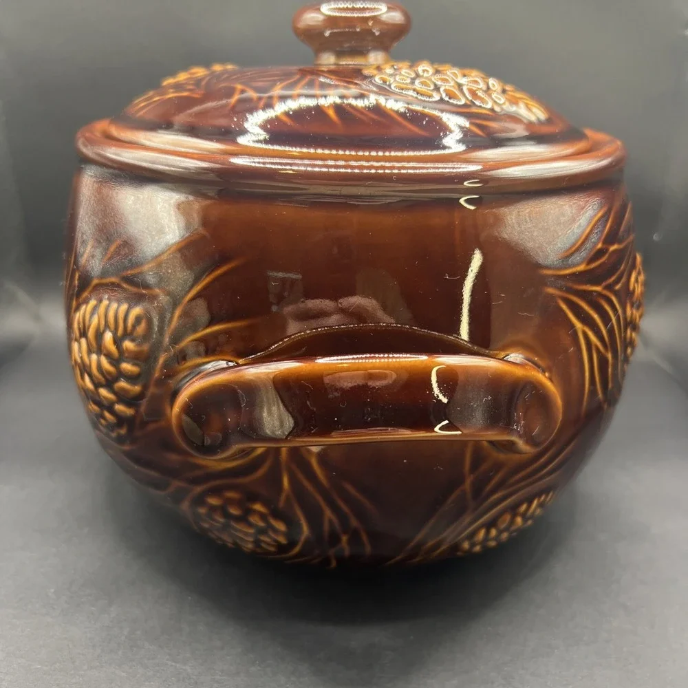 Celebrating Home Stoneware Collection 3.5 Qt Lidded Casserole Bean Pot Pinecone